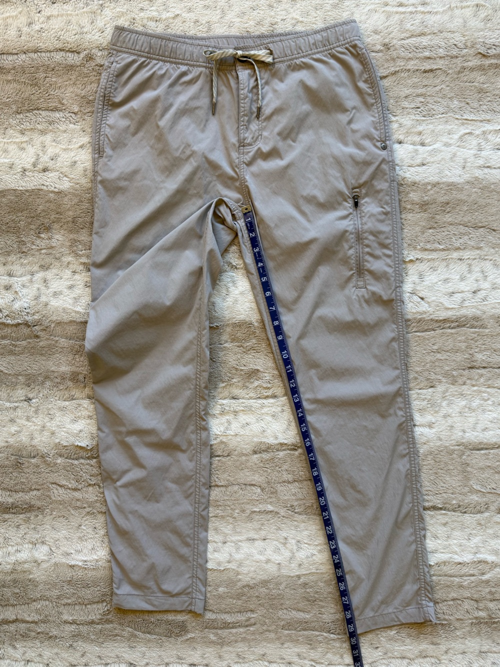 Vuori Men’s Technical Climber Pant in Fog Size M - Picture 6 of 11